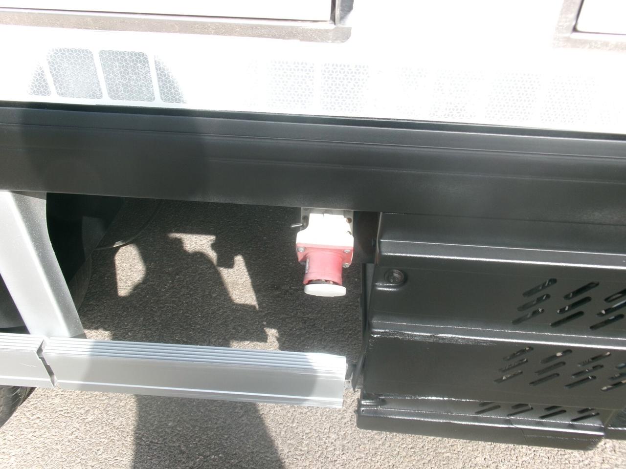 Iveco Daily 35C15 3000 150CV E5 FRIGO PIASTRE RRC 07/2027 8 SPORTELLI