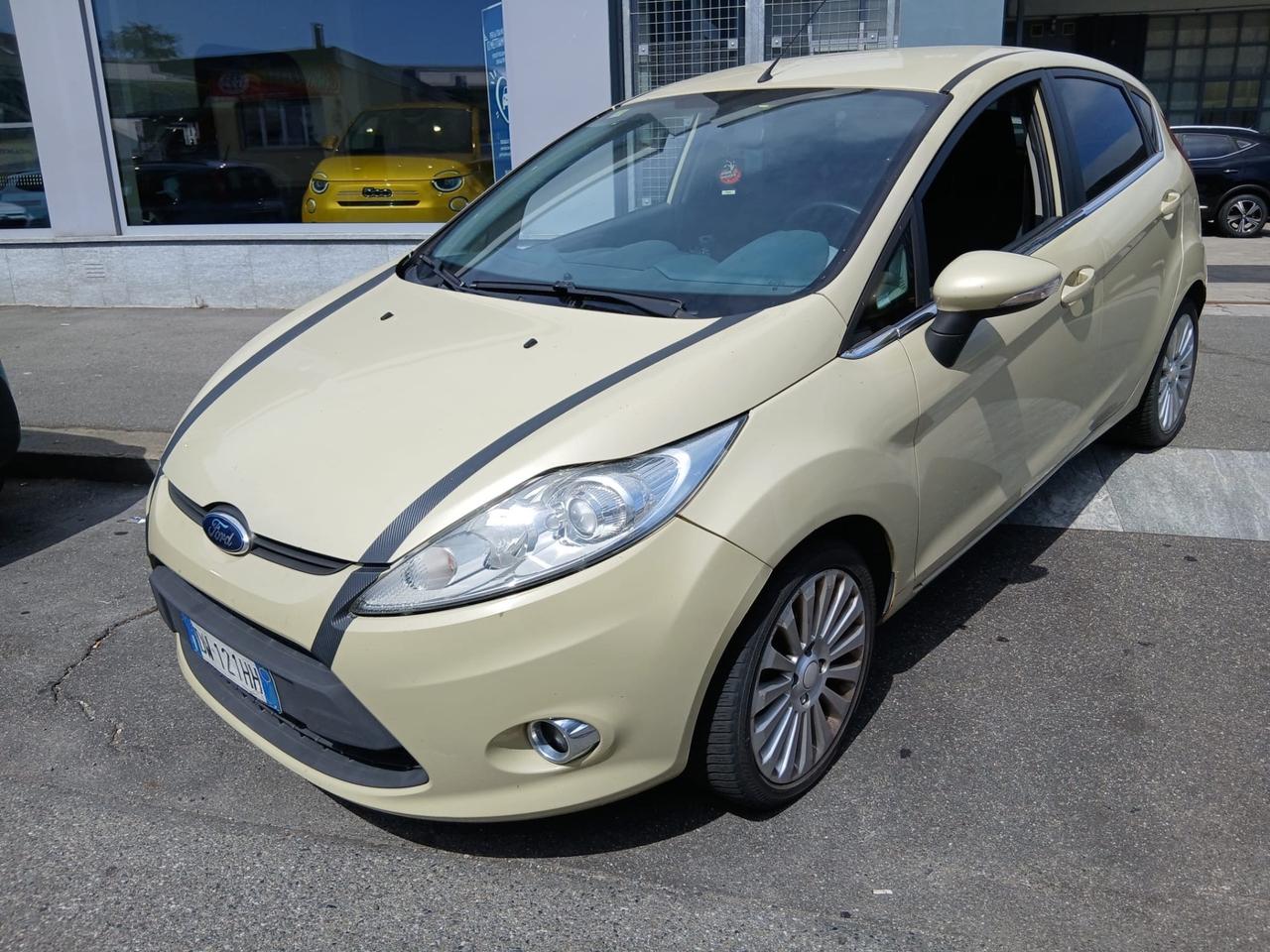 Ford Fiesta 1.4 TDCi FULL UFFICIAL FIAT TORINO LEGGI