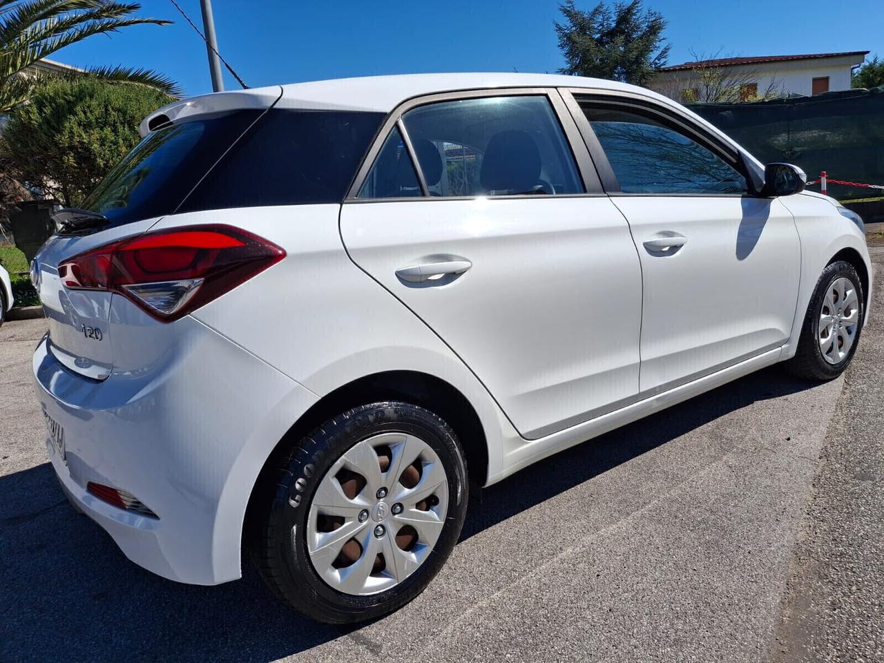 Hyundai i20 1.1 CRDi-*DIESEL EURO 6*NEOPATENTATI*