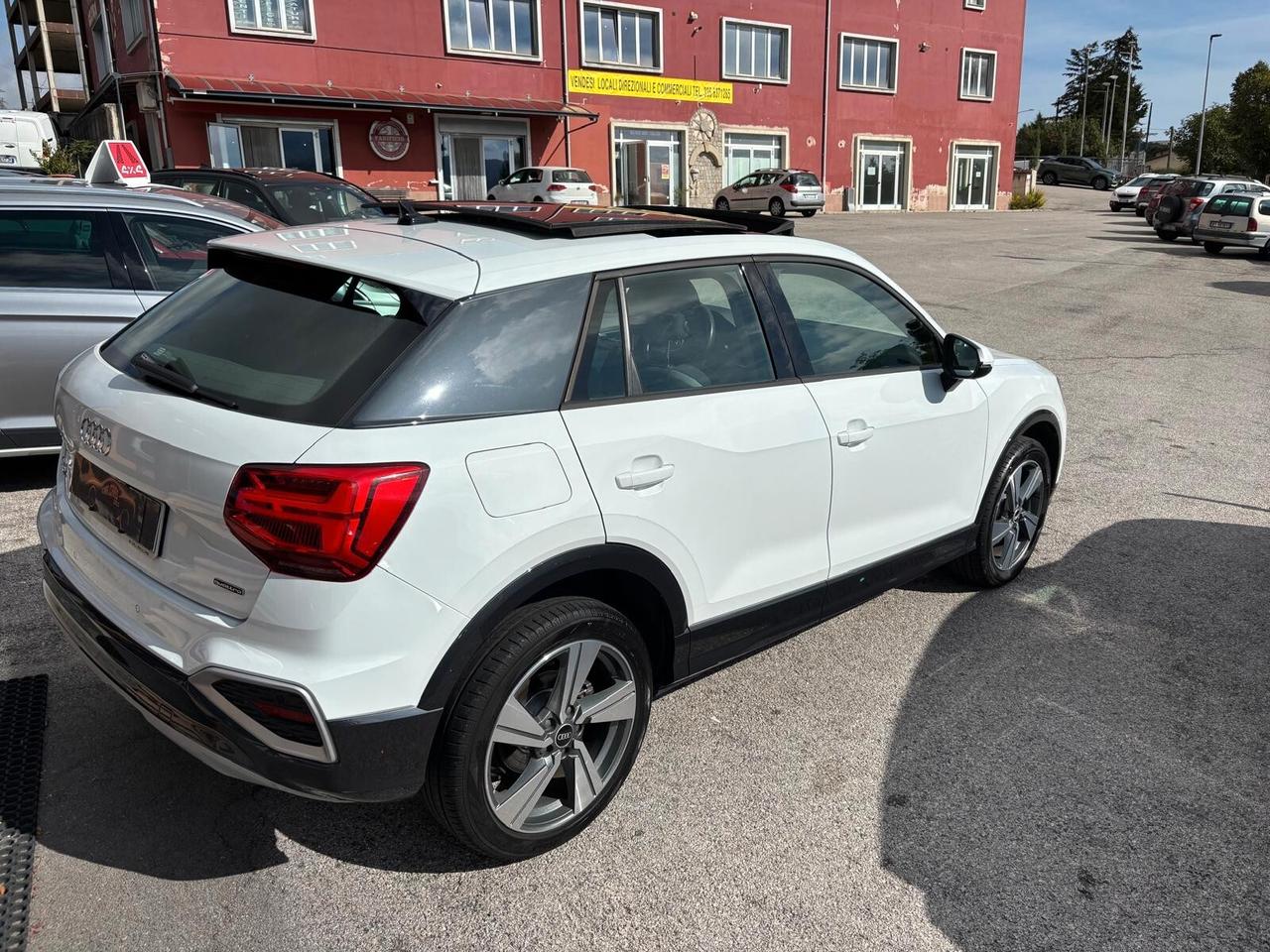 Audi Q2 35 TDI quattro S tronic Identity Black