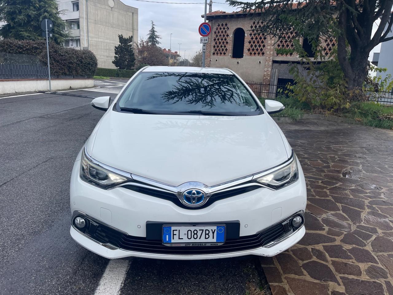 Toyota Auris 1.8 Hybrid Lounge