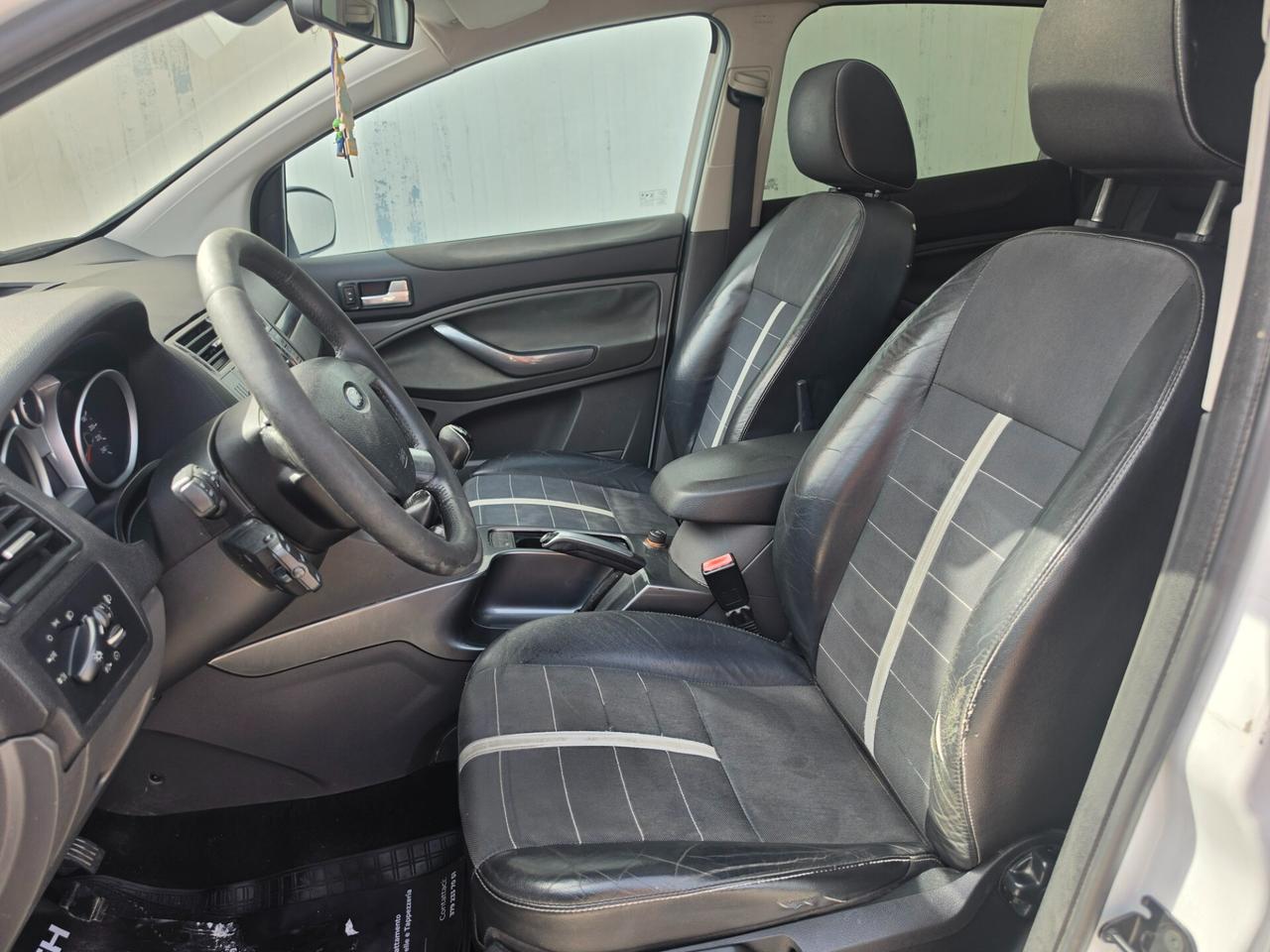 Ford Kuga 2.0 TDCi 140 CV 2WD Titanium