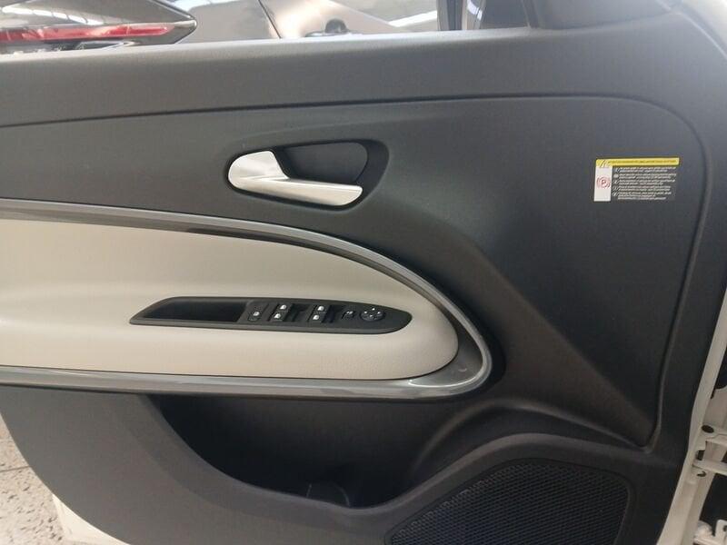FIAT 600 (2023-->) Hybrid 110 CV DCT MHEV La Prima