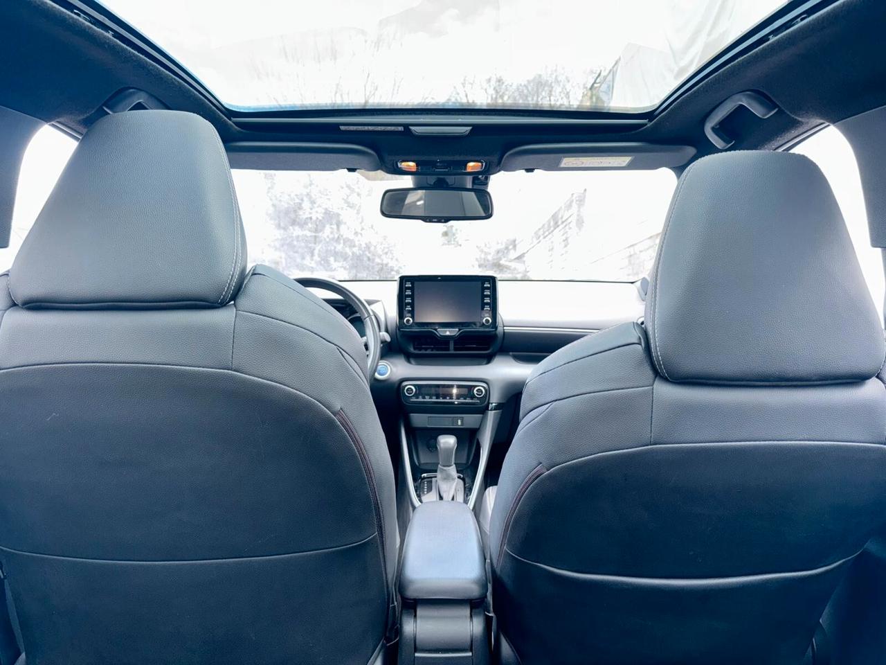 Toyota Yaris 1.5 Hybrid 5 porte Lounge tetto panoramico