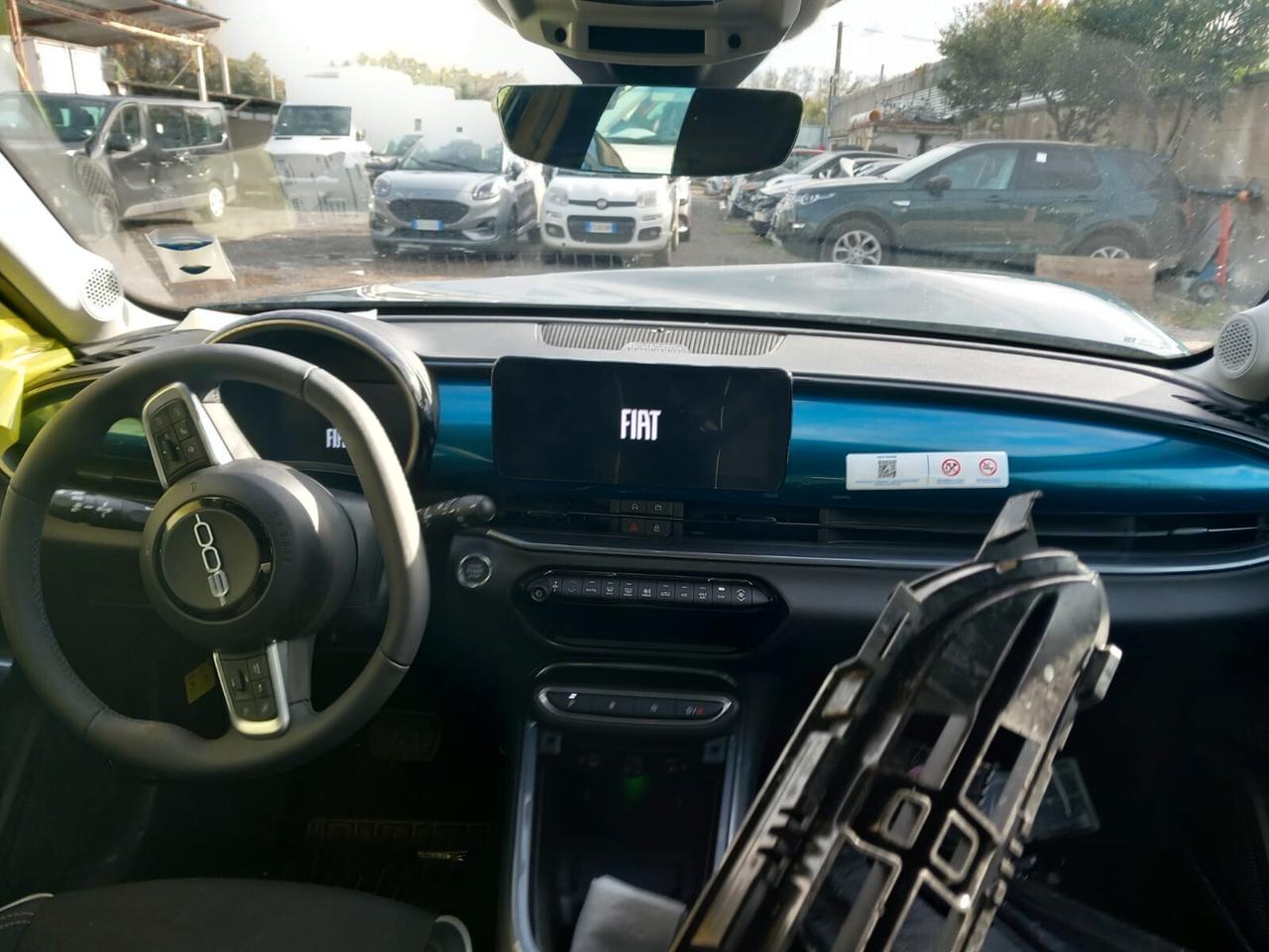 FIAT 600 ANNO 2025 KM 3.000 SINISTRATA