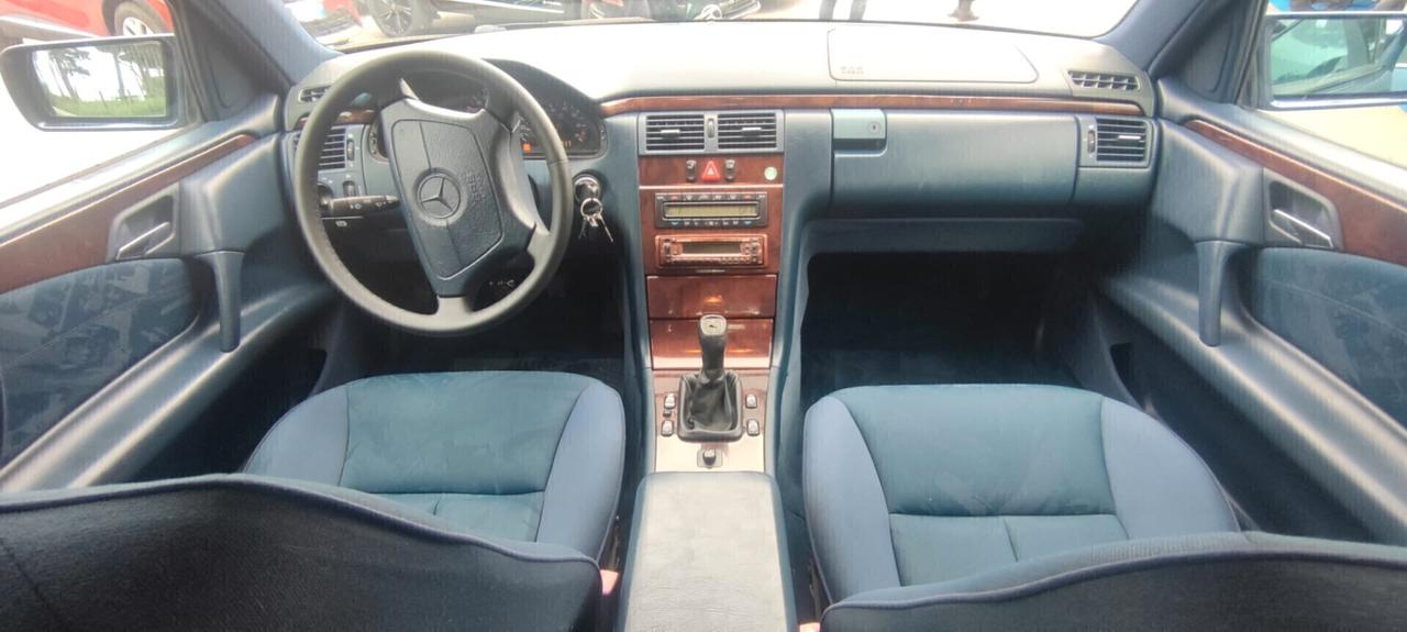 Mercedes-benz E 200 Cat Avantgarde