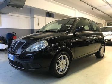 Lancia Ypsilon Ypsilon II 2007 1.2 8v New Oro (oro)