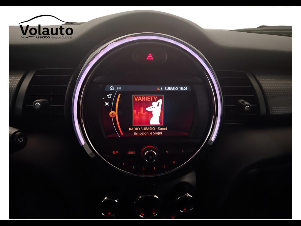 MINI Mini IV F55 2018 5p - Mini 5p 1.5 Cooper D Business XL