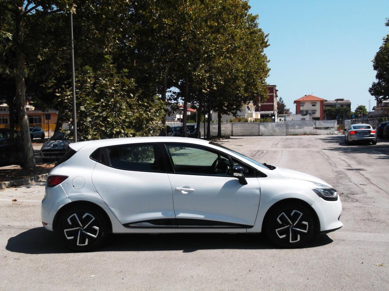 Renault Clio 1.2 GPL 5P. casa madre 2013