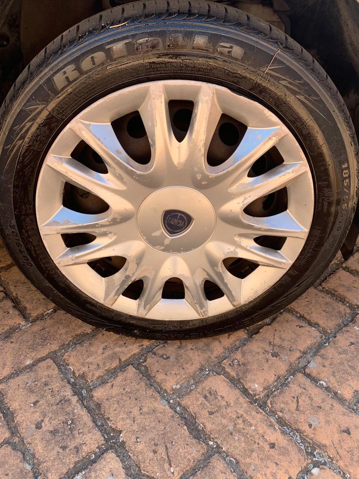 Lancia Ypsilon 0.9 TwinAir 85 CV 5 porte S&S Gold