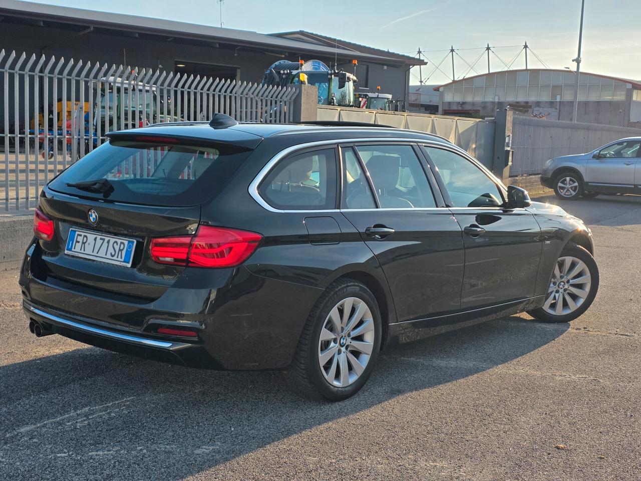 Bmw 320d Touring Luxury 190Cv