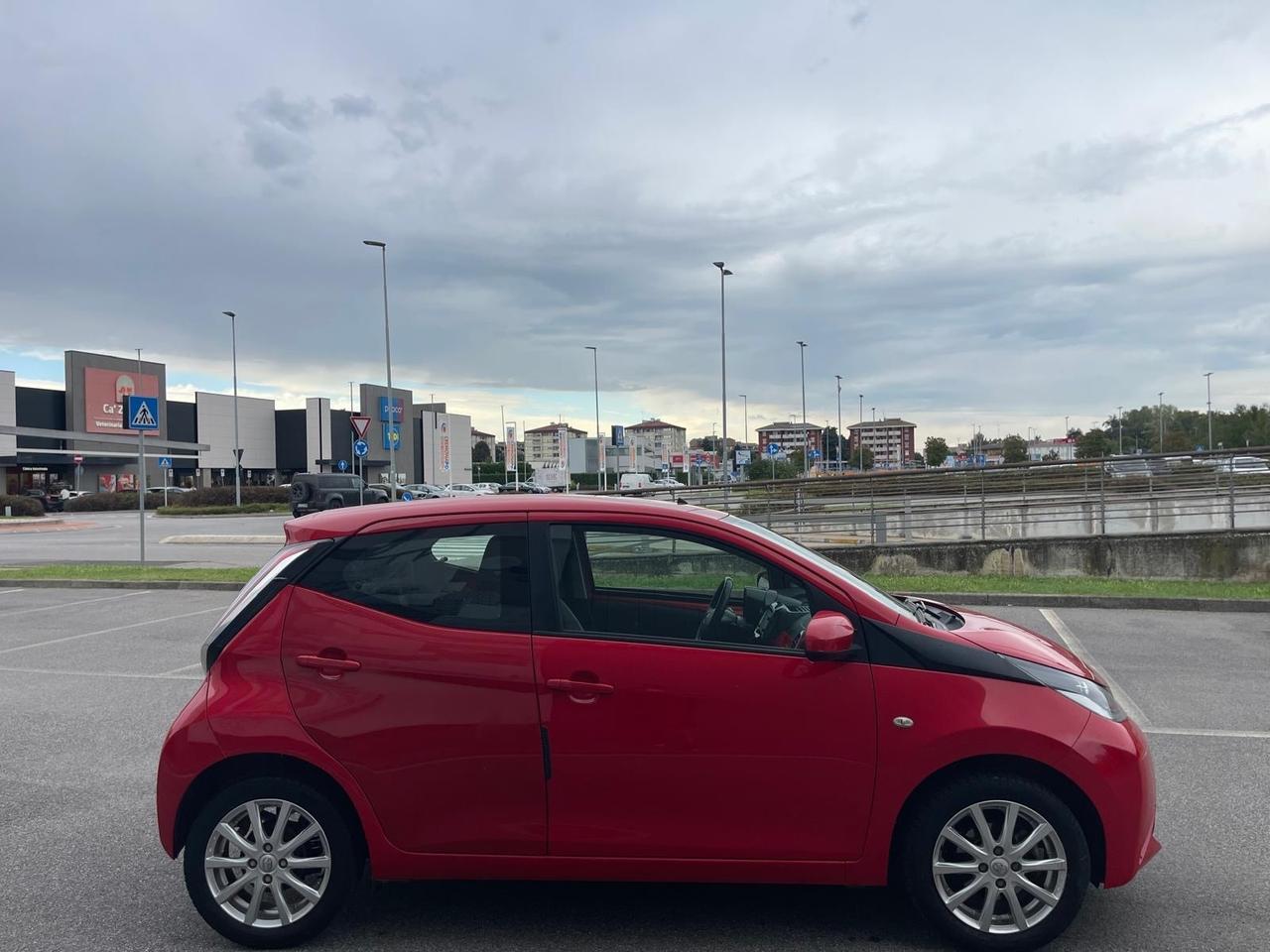 Toyota Aygo 1.0 VVT-i 69 CV 5 porte x-wave