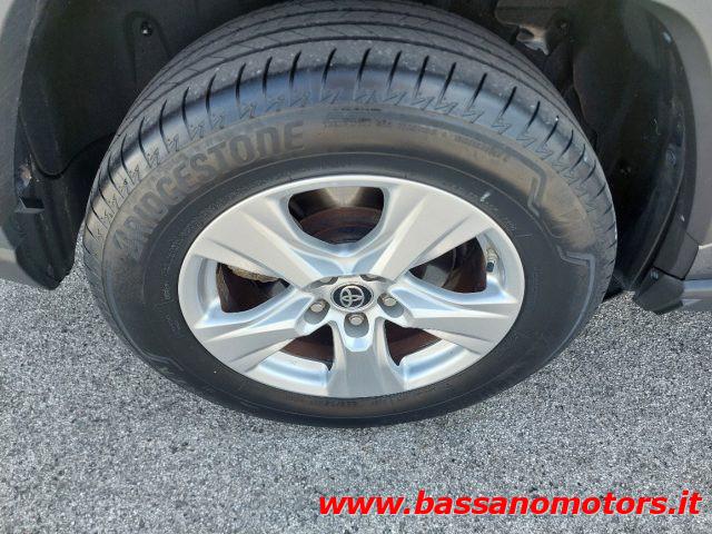 TOYOTA RAV 4 MY23 RAV4 2.5 HV (222CV) E-CVT AWD-i Business