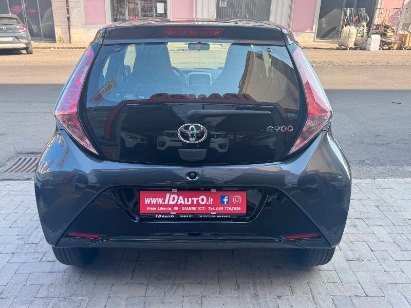 Toyota Aygo 1.0 VVT-i 69 CV 5 porte x-black