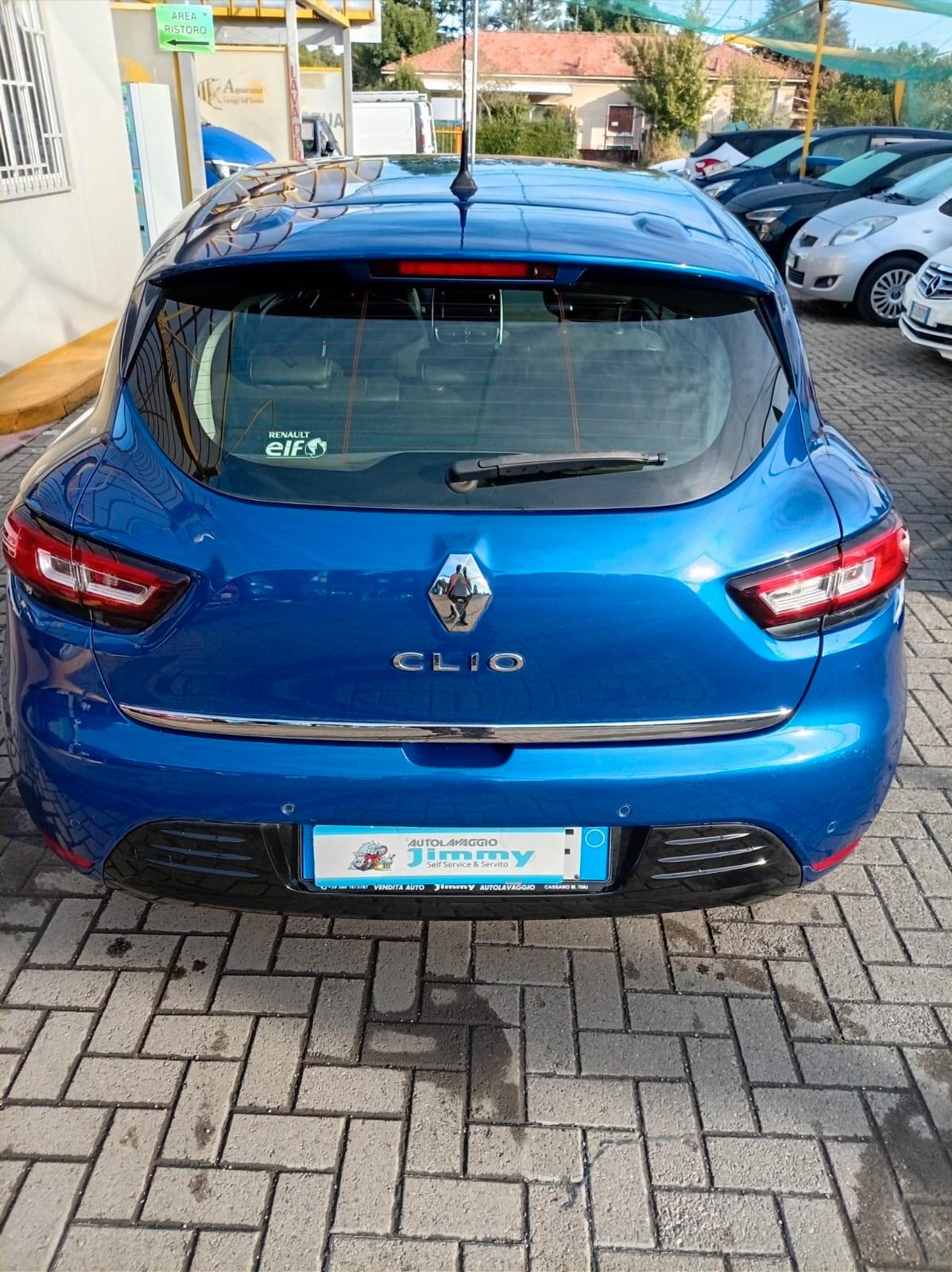 Renault Clio TCe 12V 90 CV 5 porte Moschino Intens