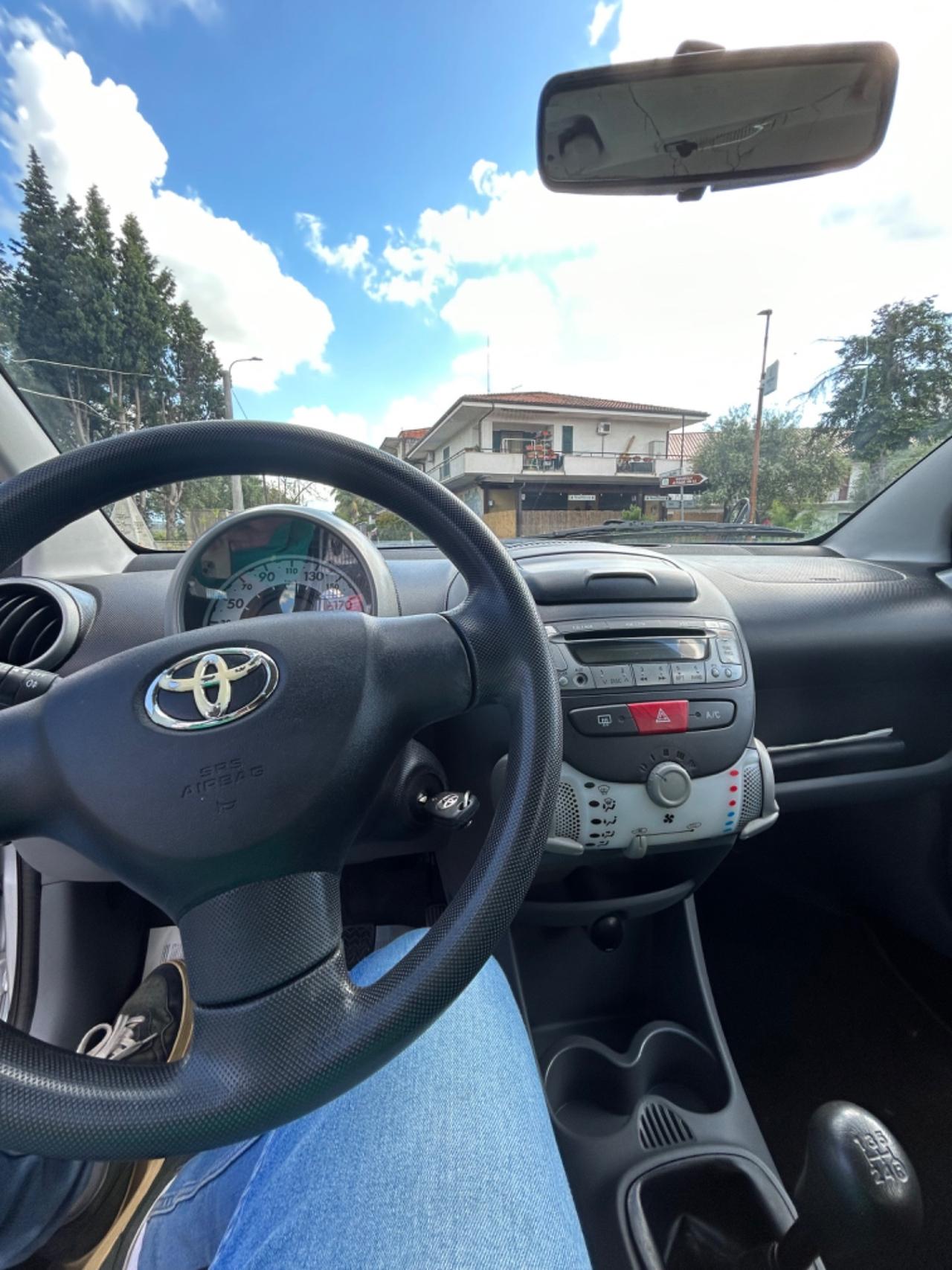 Toyota Aygo 1.0 12V VVT-i 5 porte Now Connect