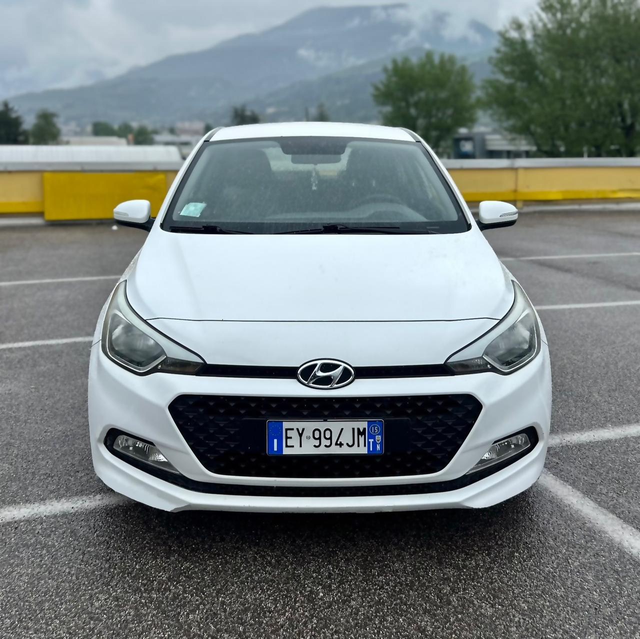Hyundai i20 CRDi 5p EURO 6 Neopatentati 2015