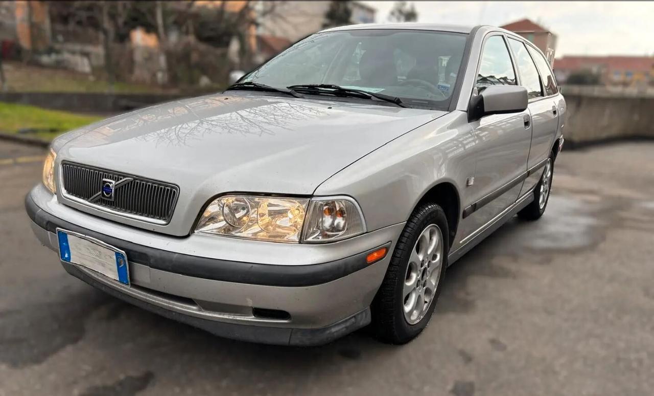 Volvo V40 1.6 16V cat