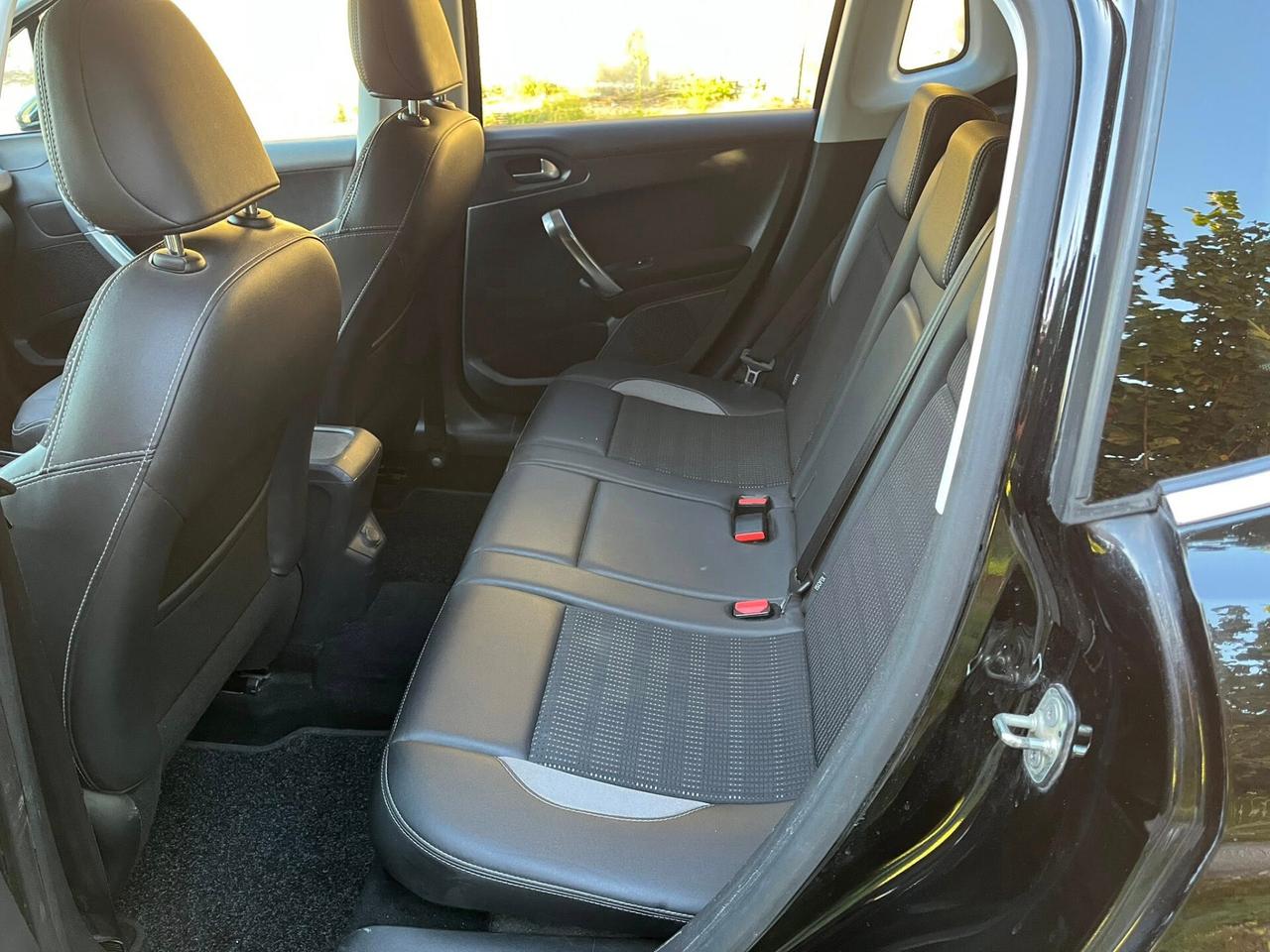 Peugeot 2008 1.6 e-HDi 92CV Stop&Start Allure