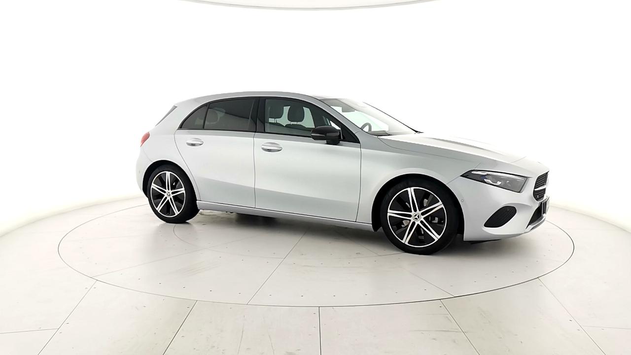 Mercedes-Benz Classe A - W177 2023 - A 200 d Progressive Advanced auto