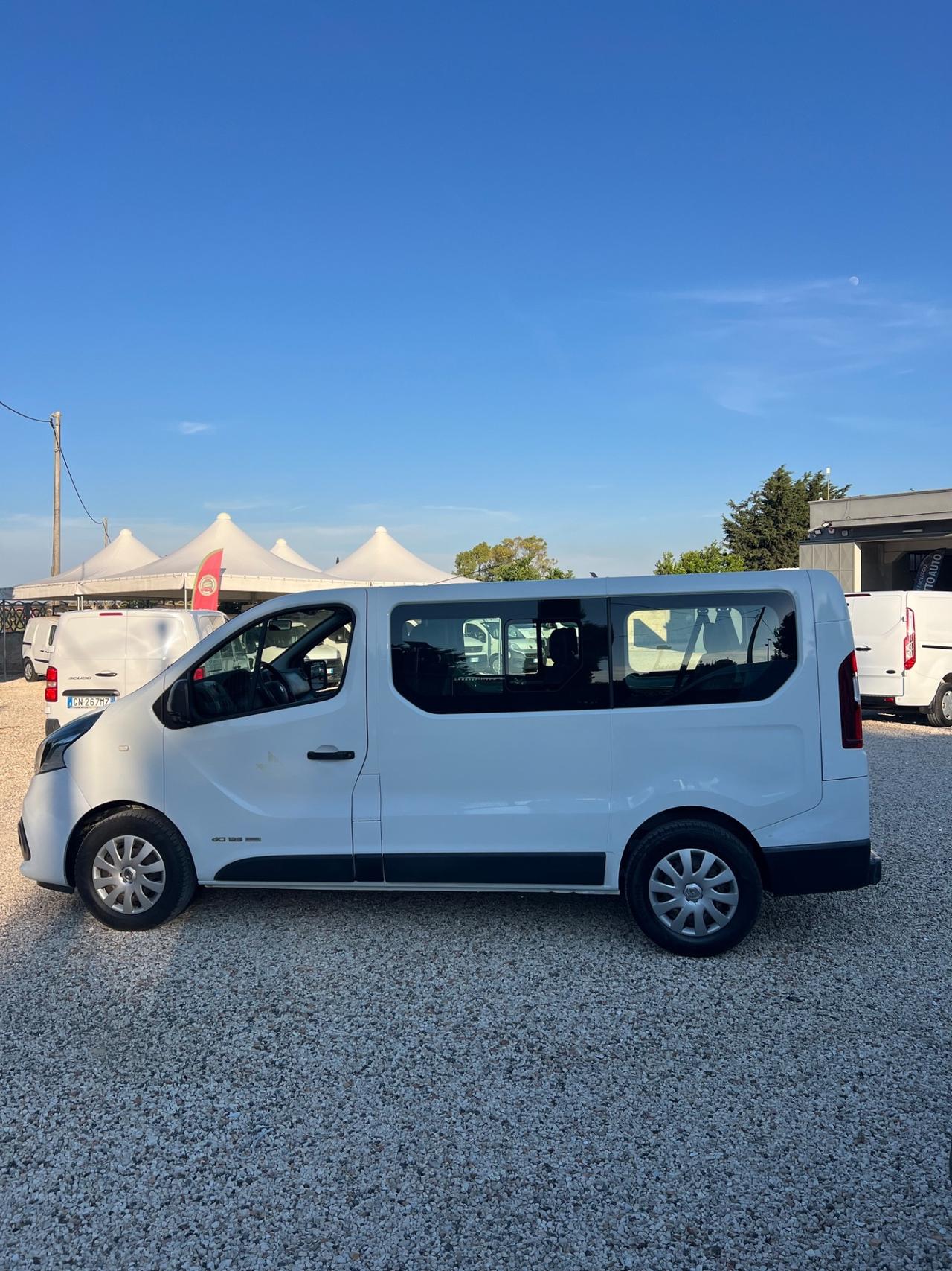 Renault Trafic 9 posti 1.6 diesel in arrivo