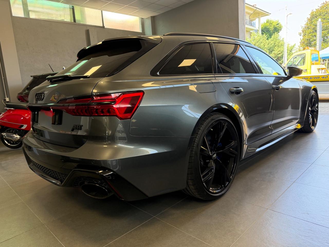 Audi RS6 Avant CARBO TETTO 22”