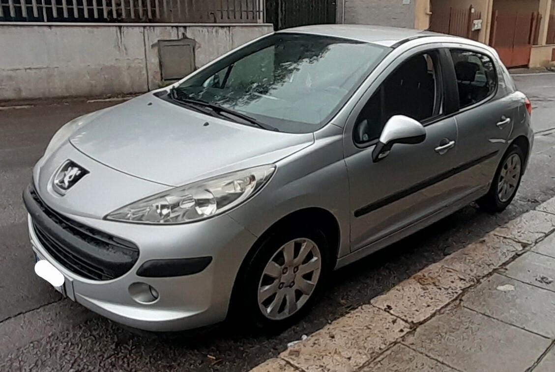 Peugeot 207 1.4 HDi 70CV 5p. X Line