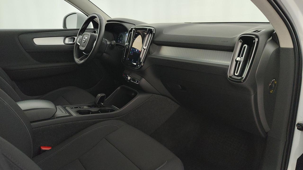 VOLVO XC40 2.0 b4 Momentum awd auto my21