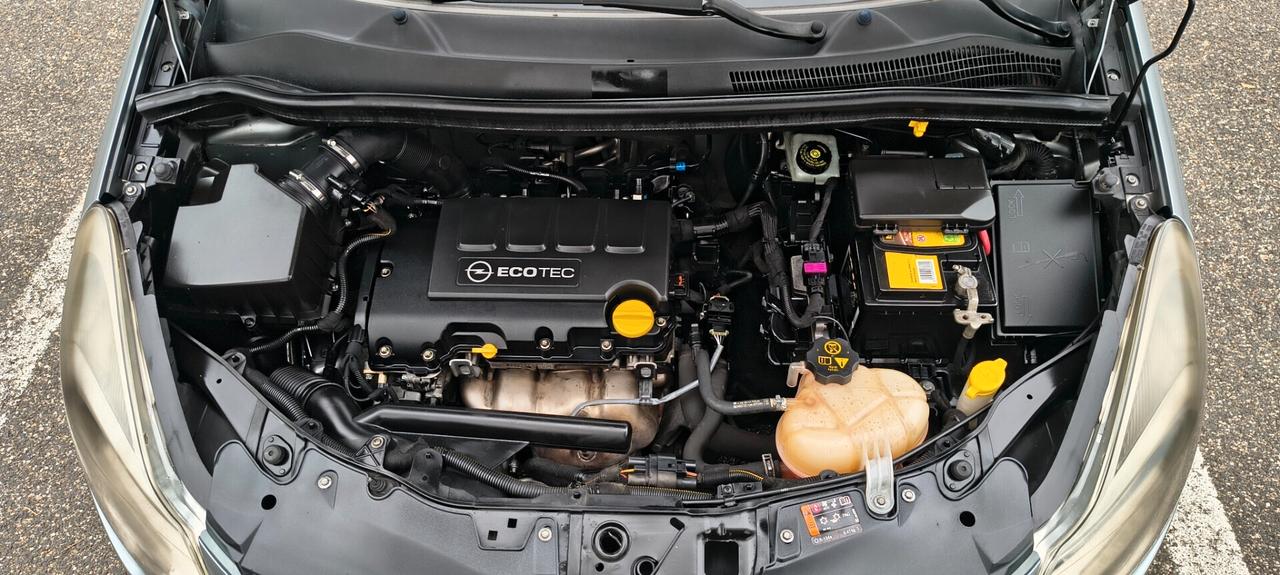 Opel Corsa 1.2 3 porte Club