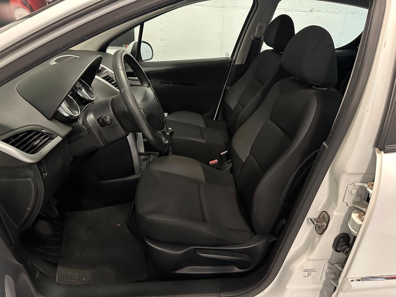 Peugeot 207 1.6 8V HDi 93CV 5p. Sweet Years