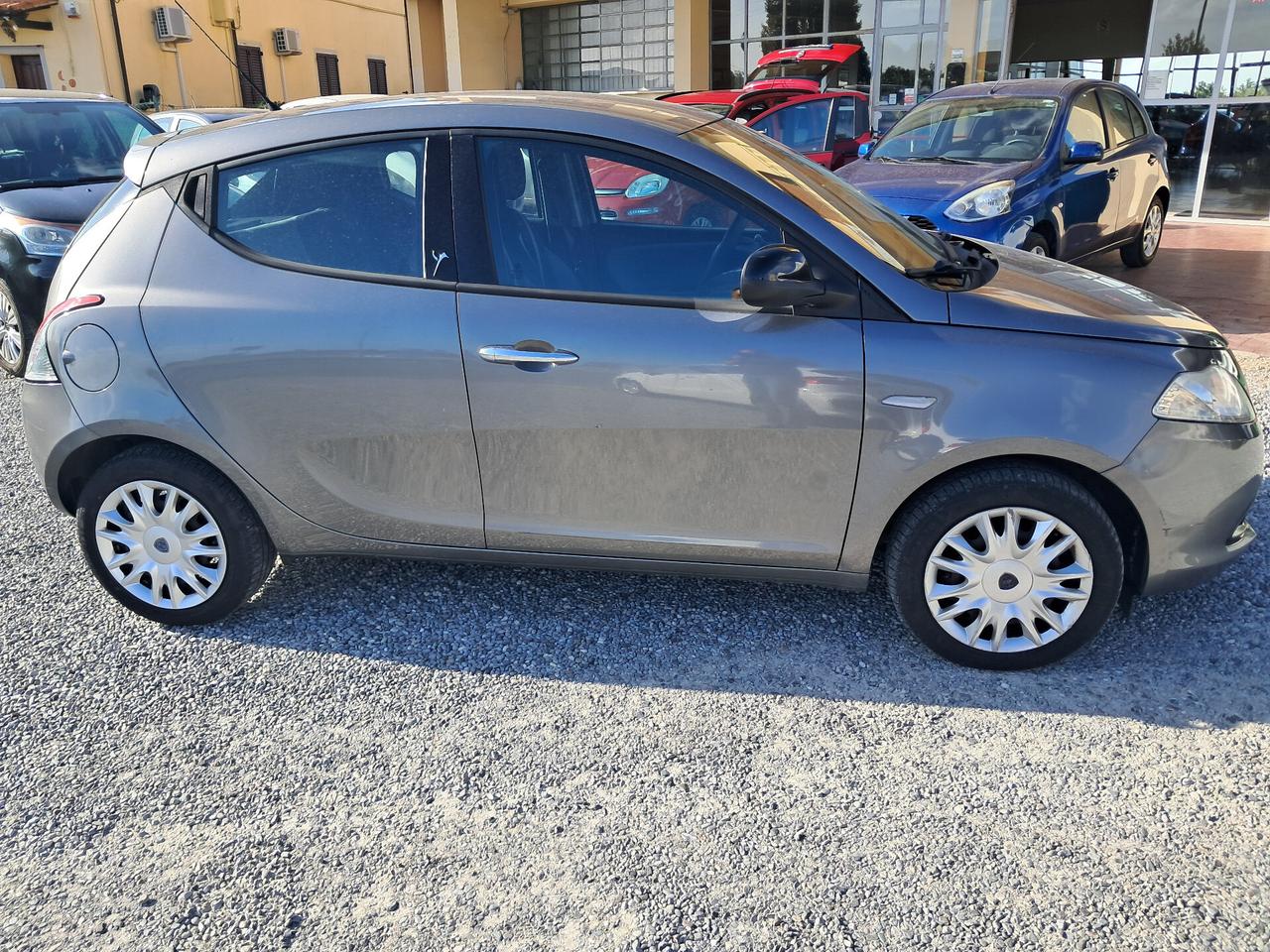 Lancia Ypsilon 1.2 69 CV 5 porte S&S Silver