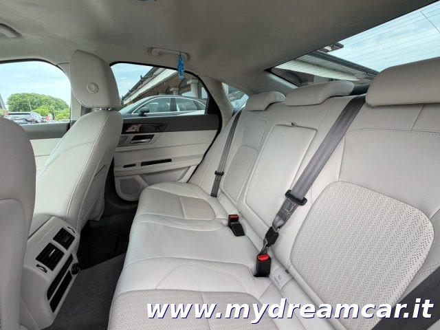 JAGUAR XF 2.0 D 240 CV AWD aut. Prestige