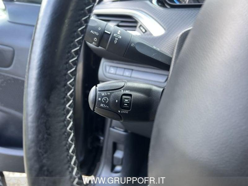 Peugeot 2008 BlueHDi 120 S&S Allure