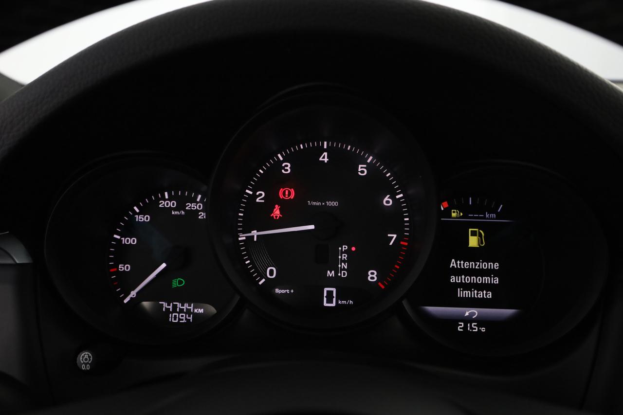 PORSCHE Macan 2.0