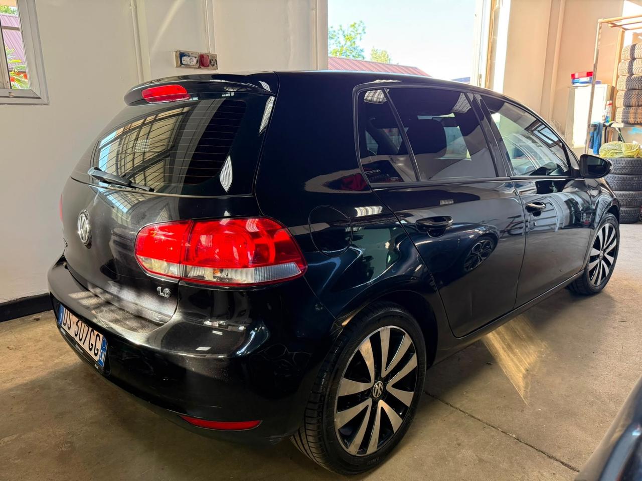 VOLKSWAGEN GOLF VI 1.6 BENZINA COMFORTLINE 5 PORTE – EURO 5B