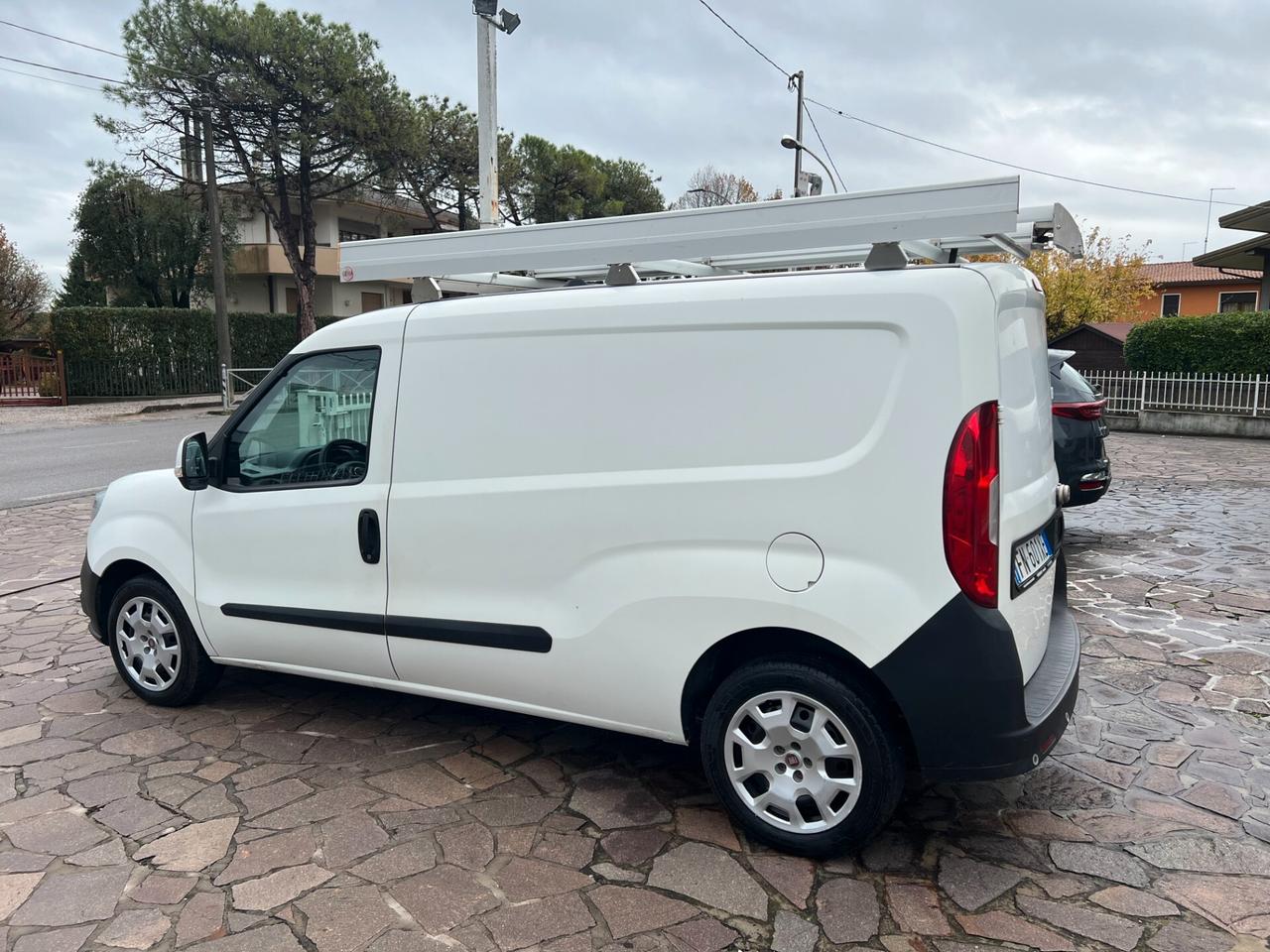 Fiat Doblo 1.4 T-Jet Natural Power PL-TN Cargo Maxi Allestito