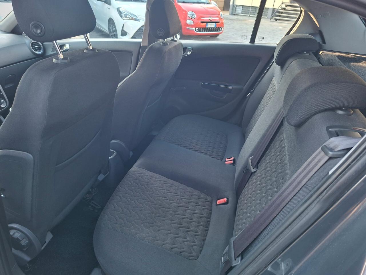 Opel Corsa 1.2 5 porte NEOPATENTATI