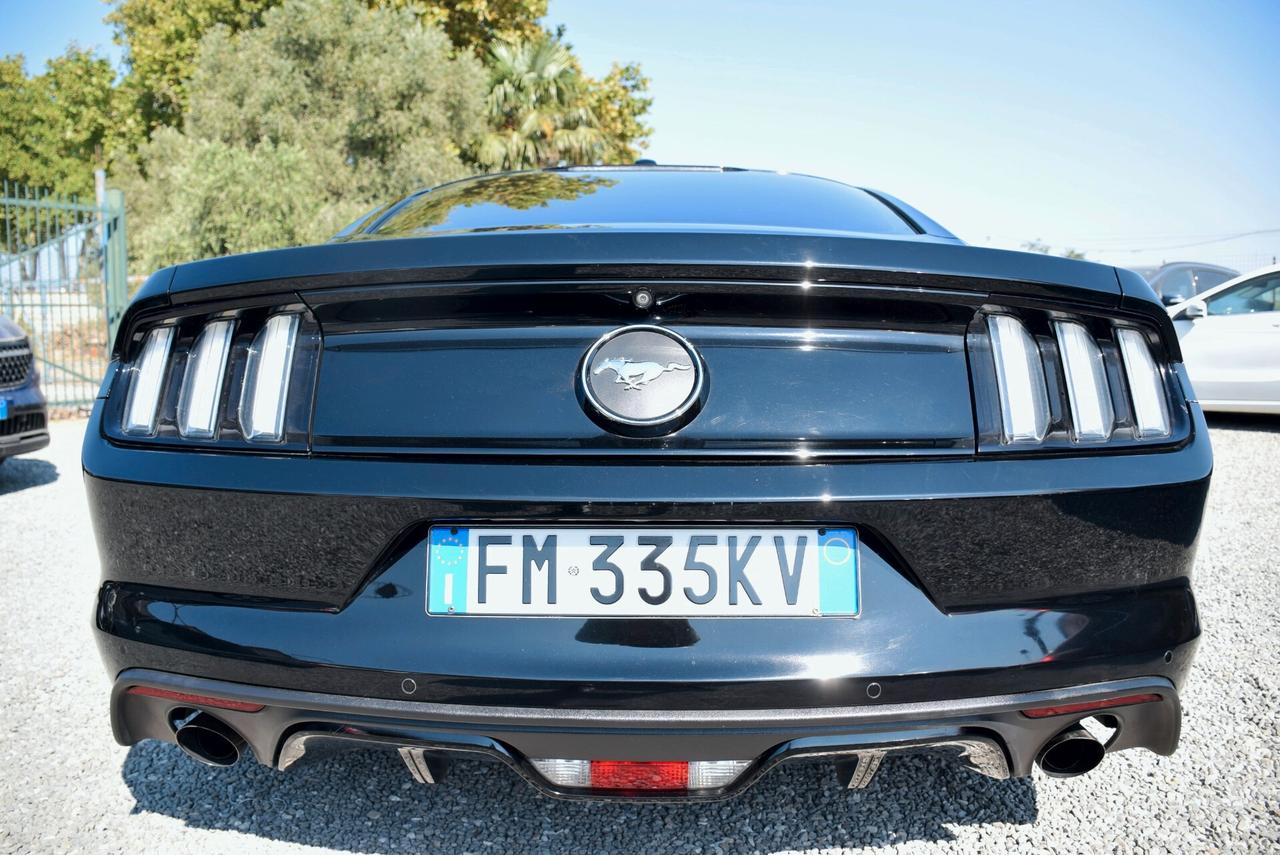 Ford Mustang Fastback - IVA DETR. 2.3 6M 314CV SHAKER FULL