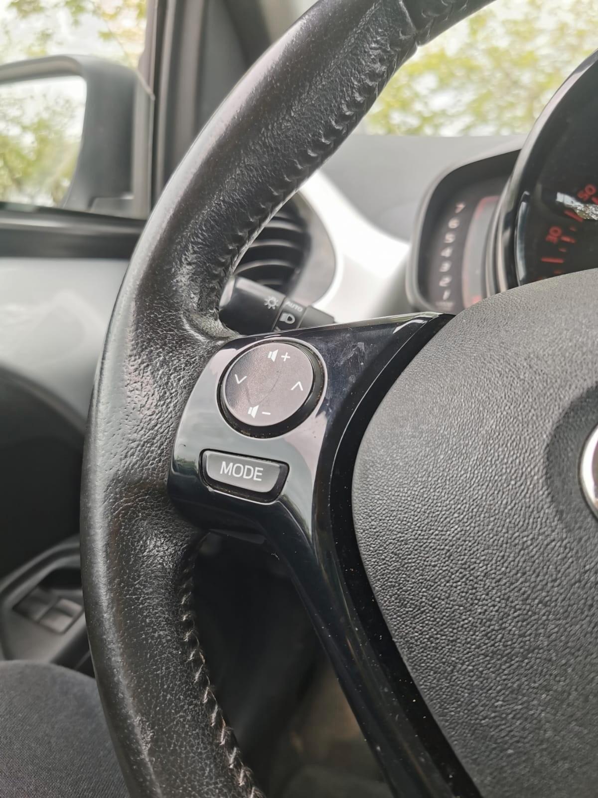 Toyota Aygo 1.0 VVT-i 69 CV 5P. x-wave 2015