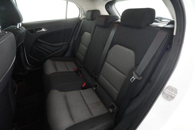 MERCEDES-BENZ CLA sse GLA GLA 200 d Automatic Business