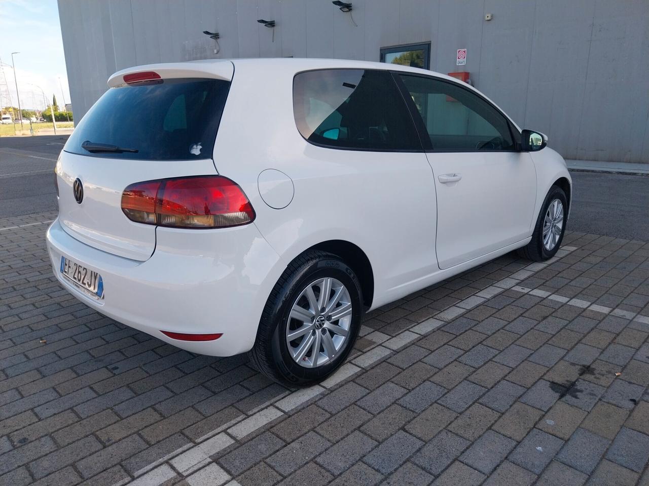 Volkswagen Golf 1.6 TDI DPF 3p. Highline