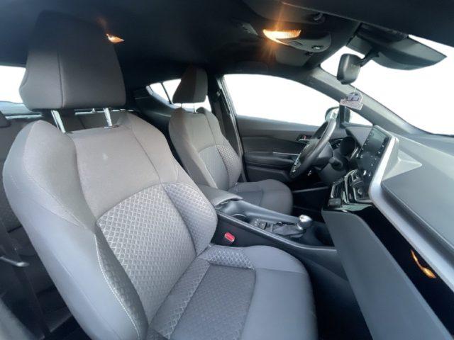 TOYOTA C-HR 1.8 Hybrid E-CVT Business