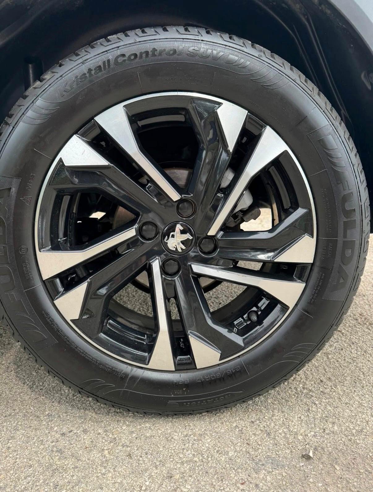Peugeot 2008 BlueHDi 130 S&S EAT8 Allure Pack
