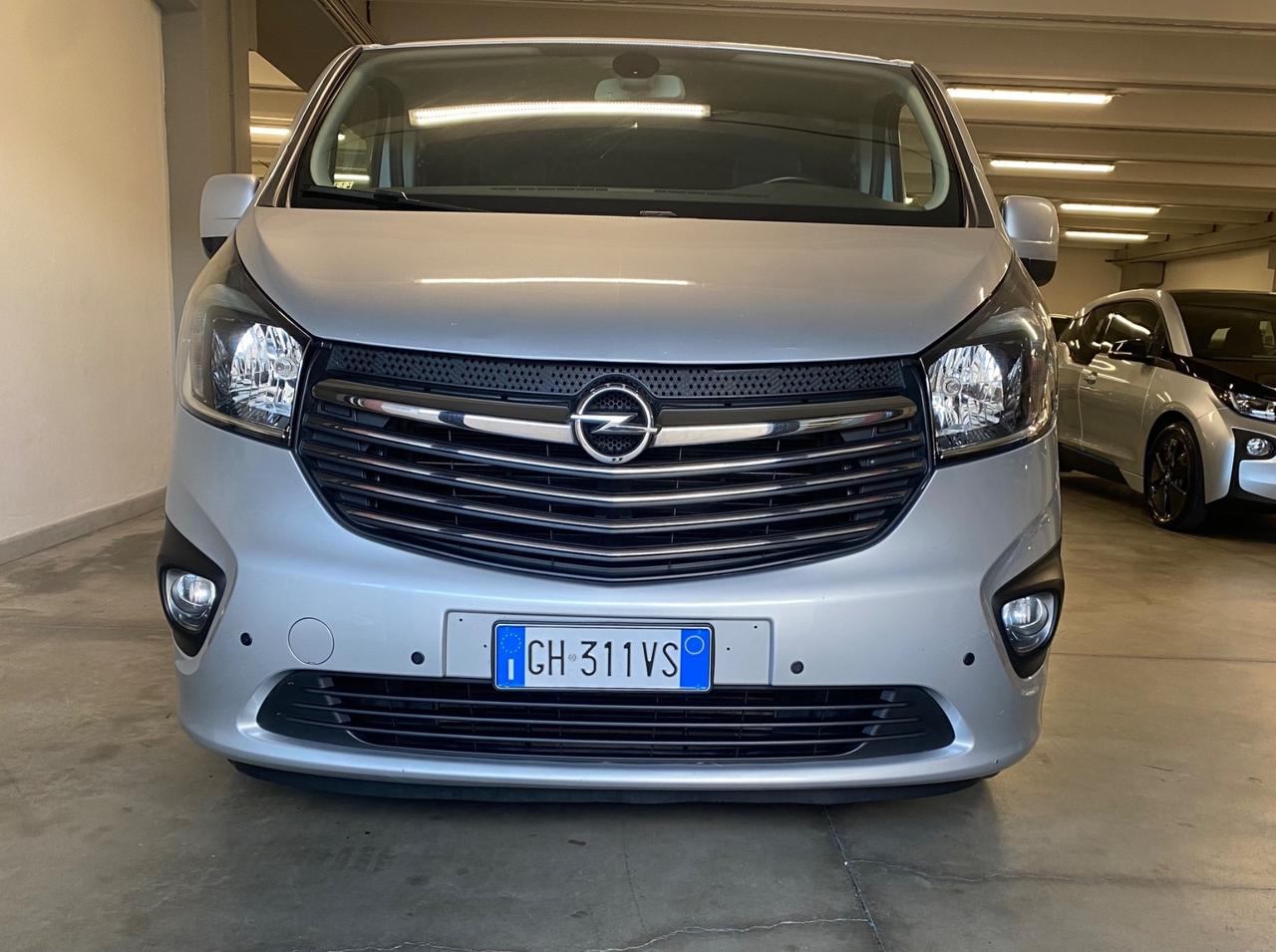 Opel Vivaro Combi 8 posti