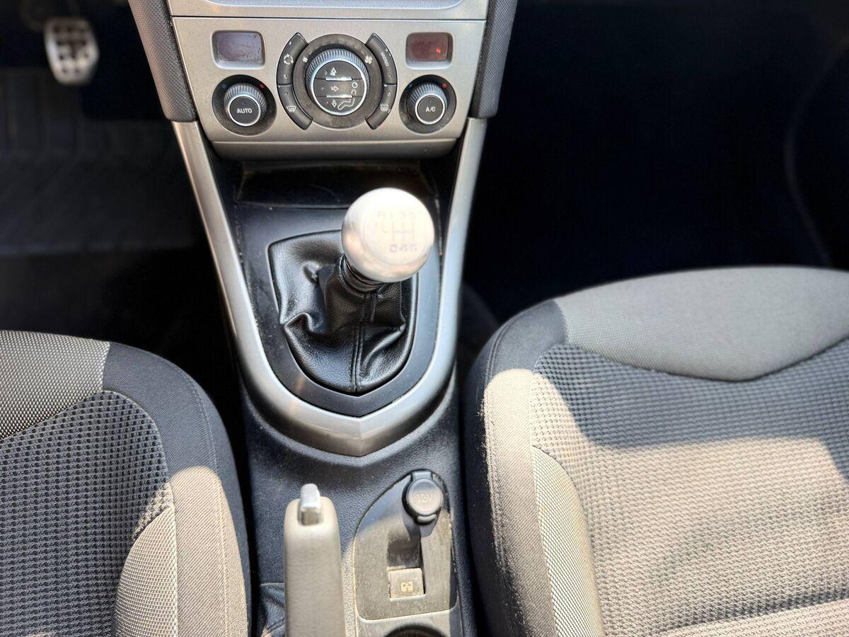 Peugeot 308 2.0 hdi 16v Sportium 140cv 5p