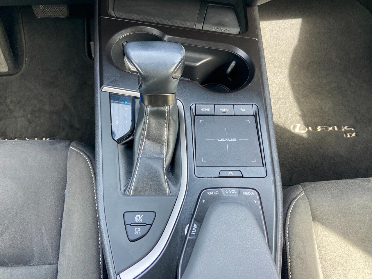 Lexus UX 250h 2.0 Business 2wd 184 CV cvt