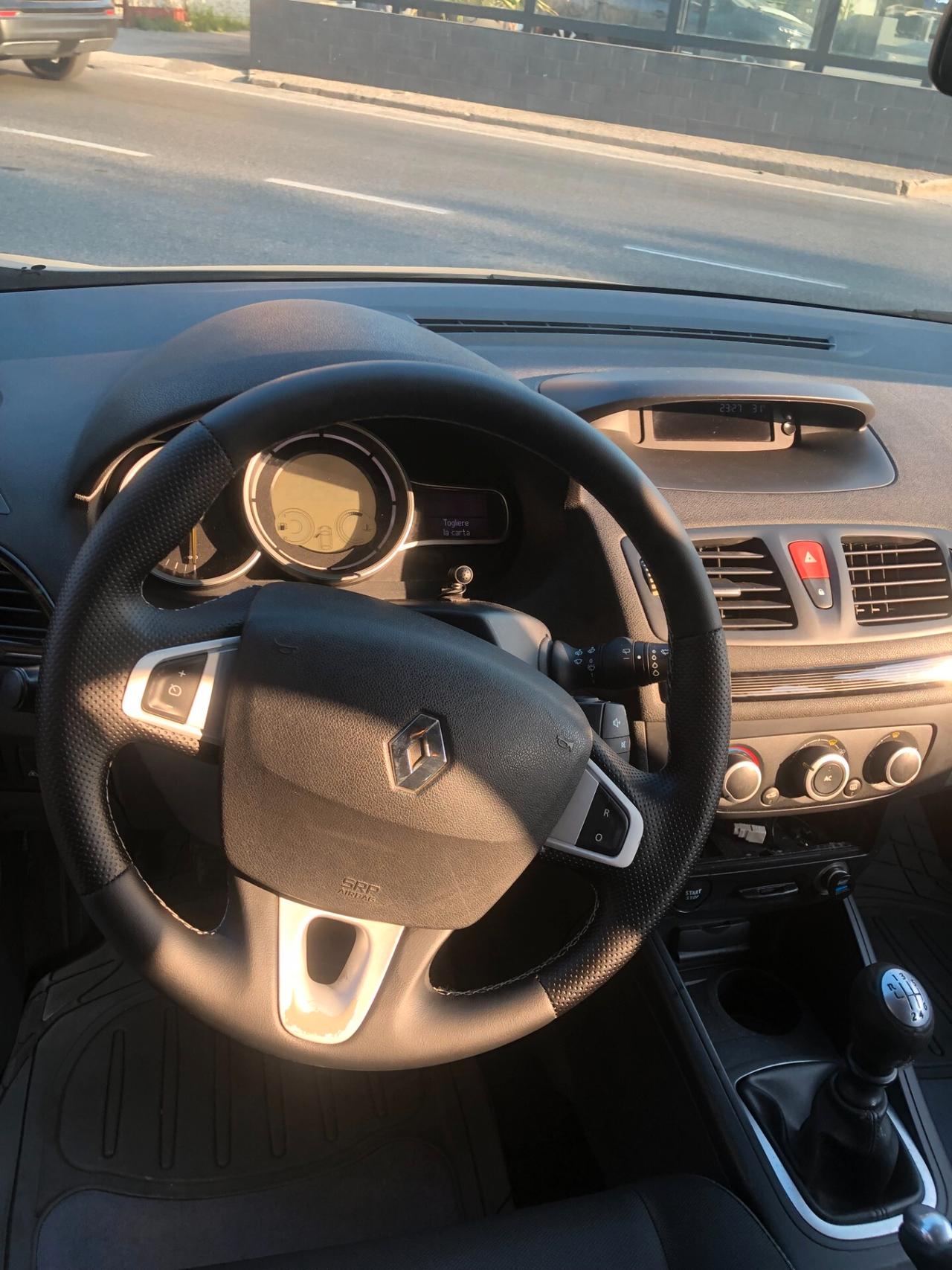 Renault Megane 1.5 dCi 110CV SporTour 2011