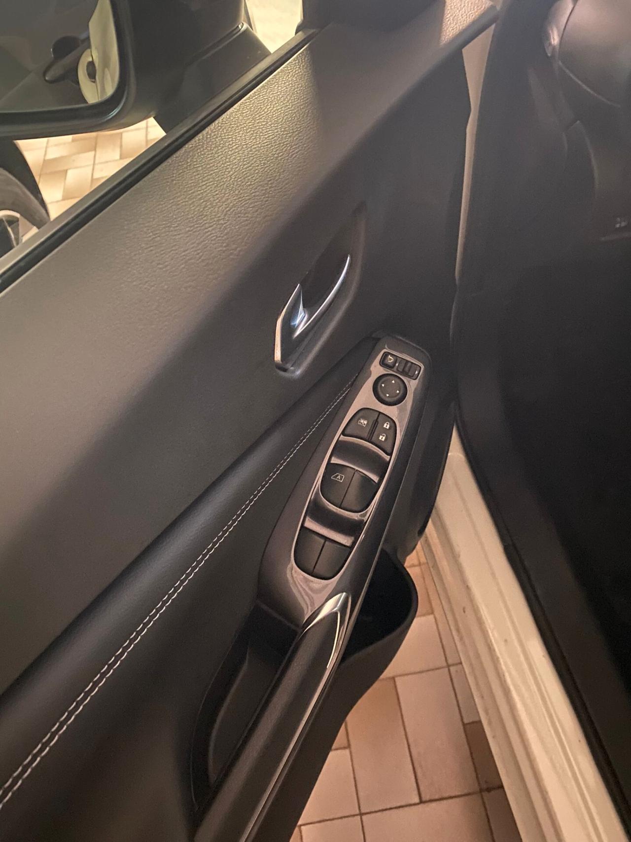 Nissan Juke 1.6 HEV N-Connecta