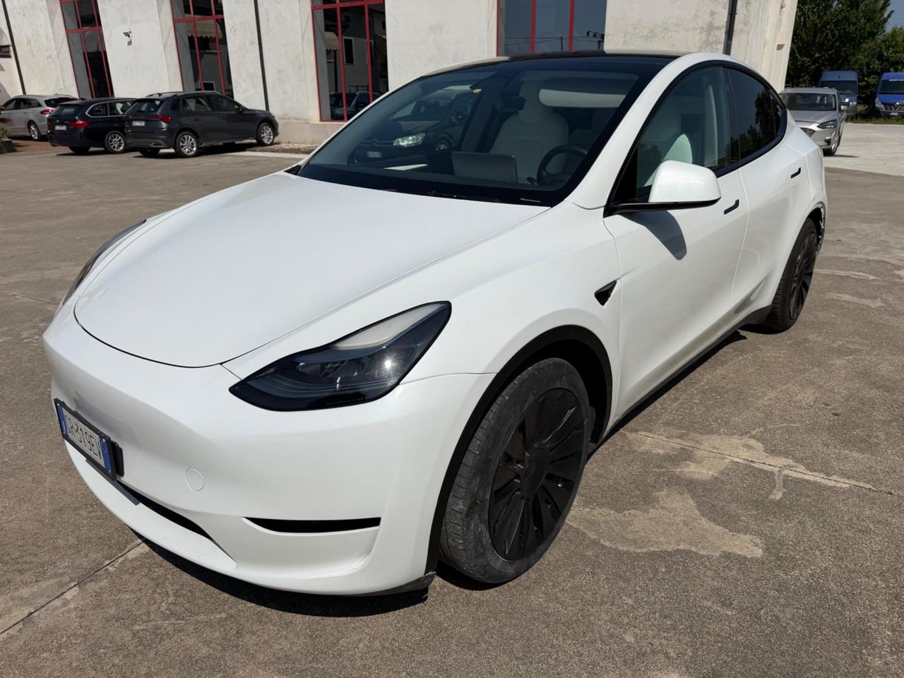 Tesla Model Y Long Range AWD
