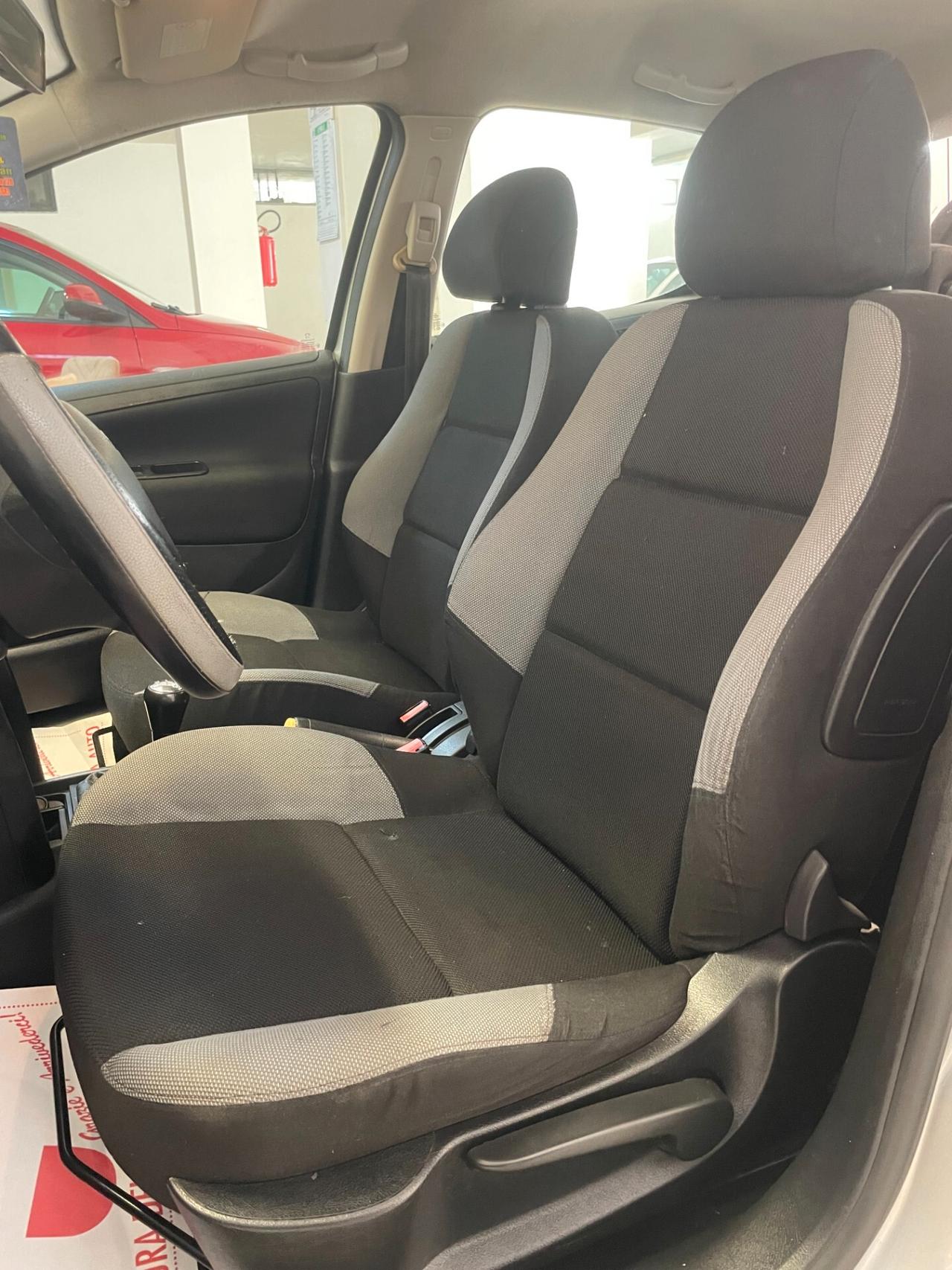 Peugeot 207 1.4 HDi 70CV X Line FULL TAGLIAND NEOPATENTATI